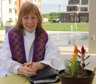 Reverend Trish Cassinelli - Interfaith Minister & Wedding Officiant